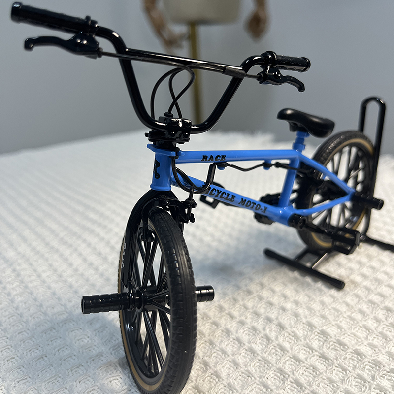 1:8 Mini Model Alloy Bicycle W - Mountain Biking Gifts 评论和价格
