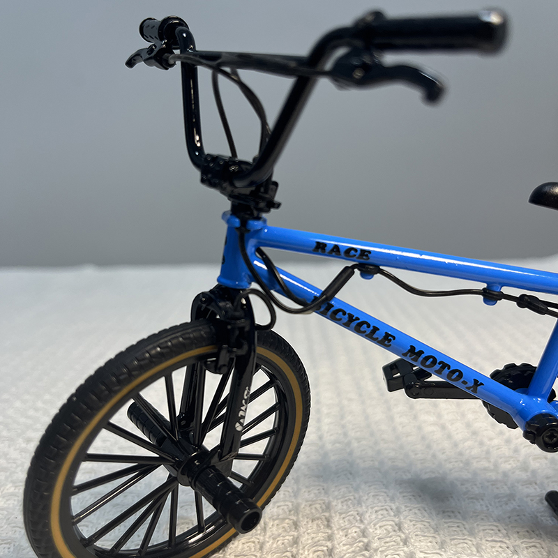 1:8 Mini Model Alloy Bicycle W - Mountain Biking Gifts 评论和价格